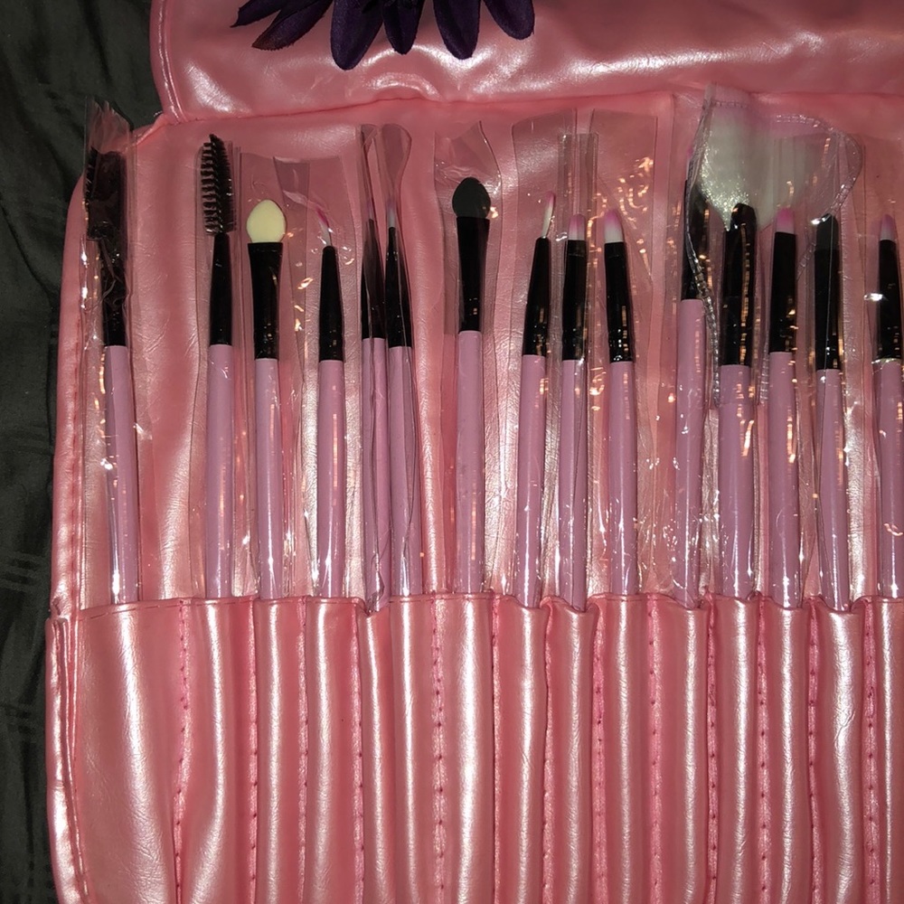 32 Piece Make-up brush kit brand new - Picture 4 of 7